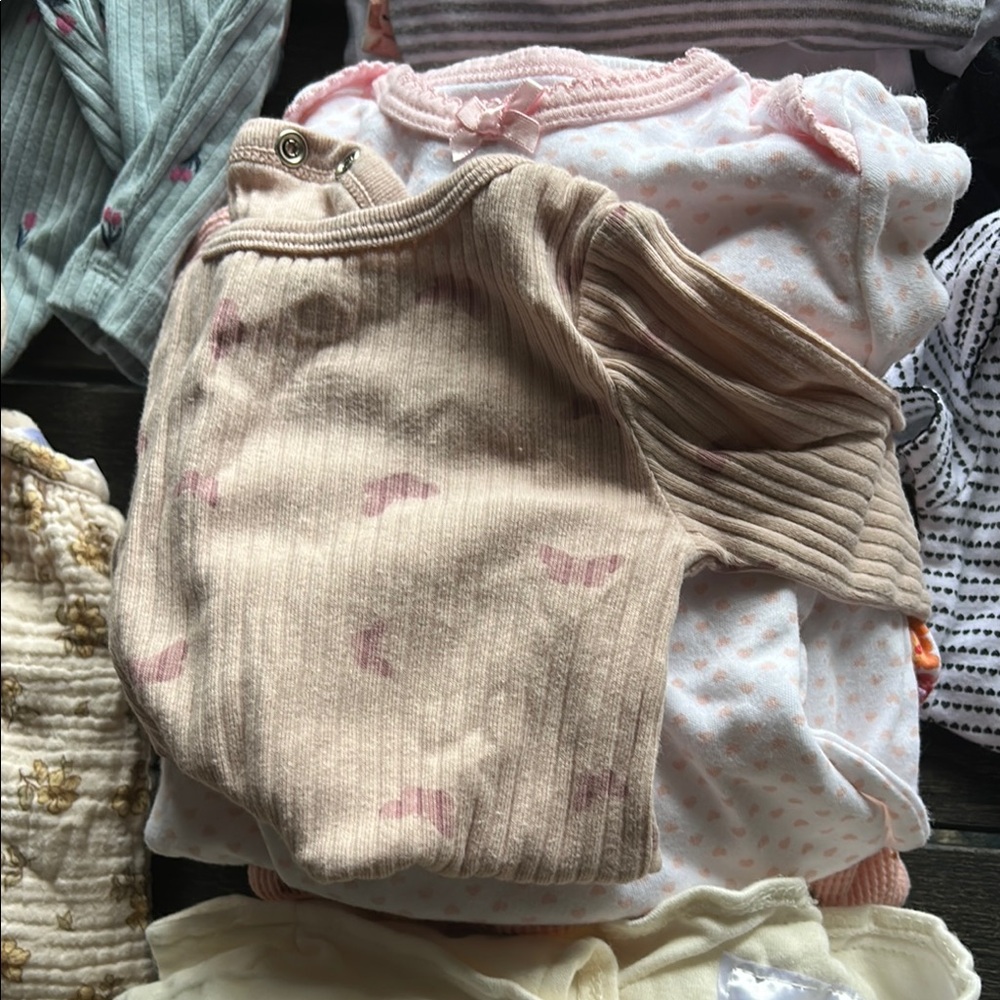 Assorted brand baby girl clothes - Picture 9 of 10